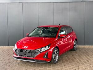 HYUNDAI i20 Pure 1.2 MPI / Navi / PDC Hinten + Kamera / Abgedunkelte Scheiben / Tempomat / Alu 16